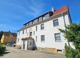 Halbleiterstandort Dresden-Nord: 6-Familienhaus mit Seitengebäude
