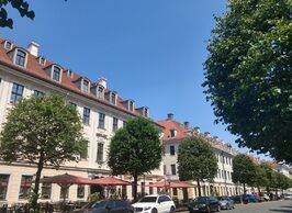 Barockviertel - Königstraße: individuelle Galeriewohnung mit EBK, Gäste-WC & Lift