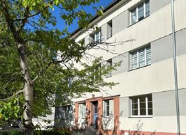 Seidnitz - ruhige, grüne Lage in zweiter Reihe // 2-Zi.-Whg. mit Balkon, EBK möglich