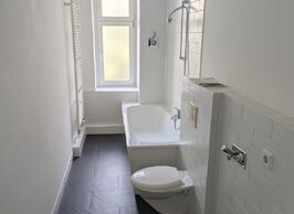 Äußere Neustadt: renovierte 2-Zi-Wohnung mit Wanne
